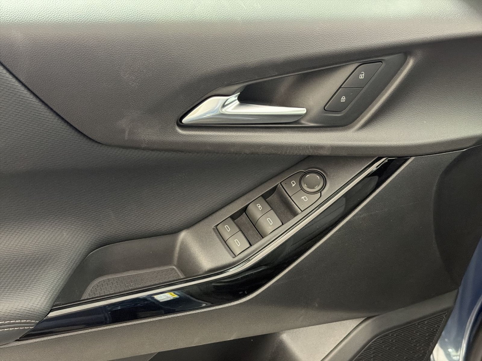 New 2027 Chevrolet Equinox LT FWD image 15