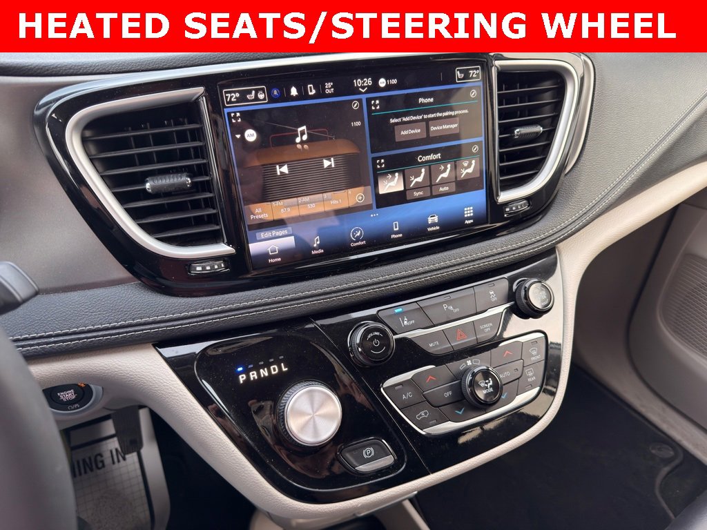 Used 2023 Chrysler Pacifica Touring-L image 3