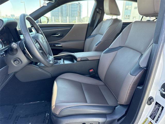 Certified 2023 Lexus ES 350 w/ Premium Package image 11