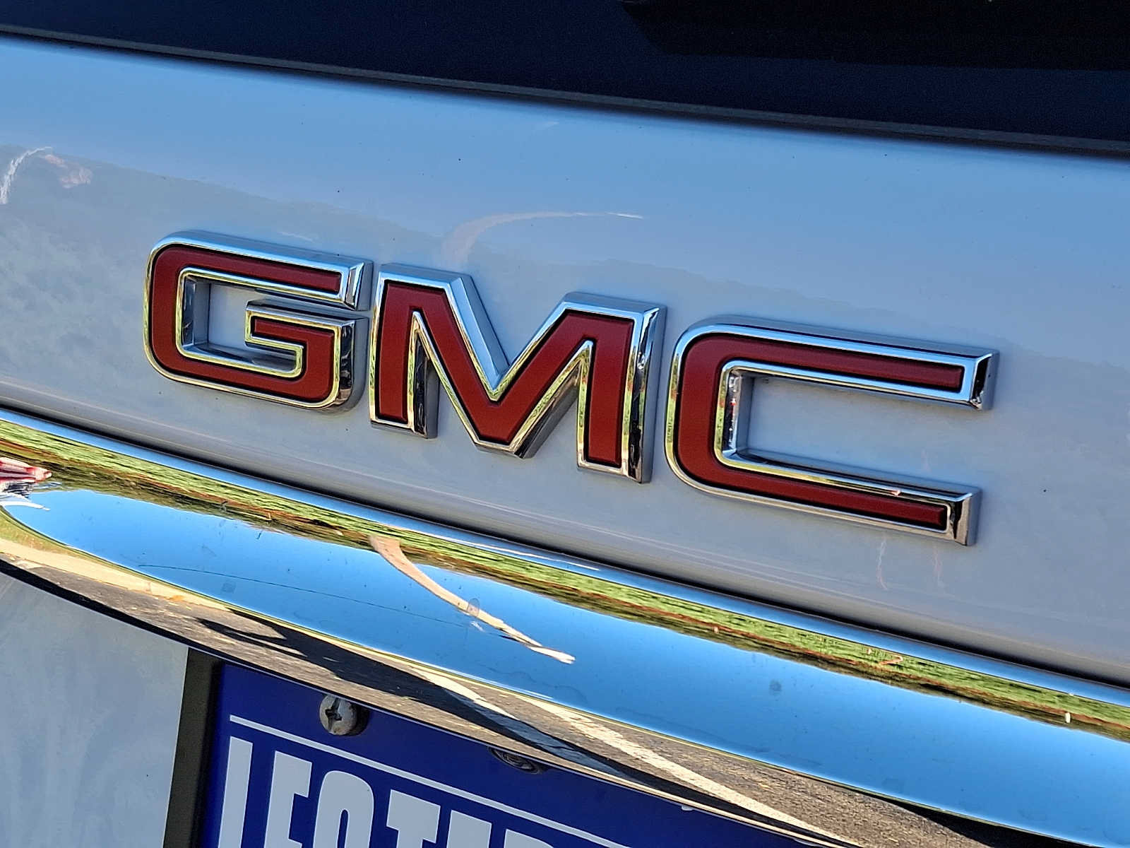 Used 2023 GMC Terrain SLE w/ Driver Convenience Package AWD/4WD image 30