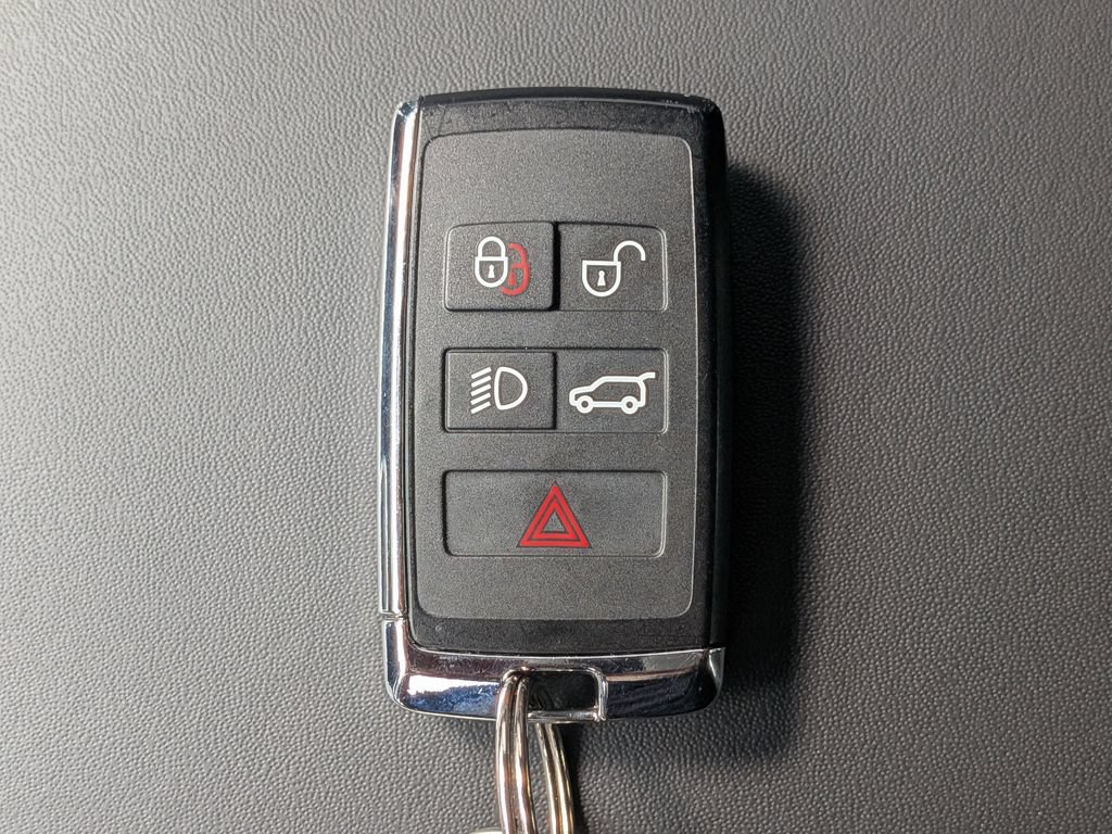 Certified 2024 Land Rover Range Rover Long Wheelbase SE AWD/4WD image 30