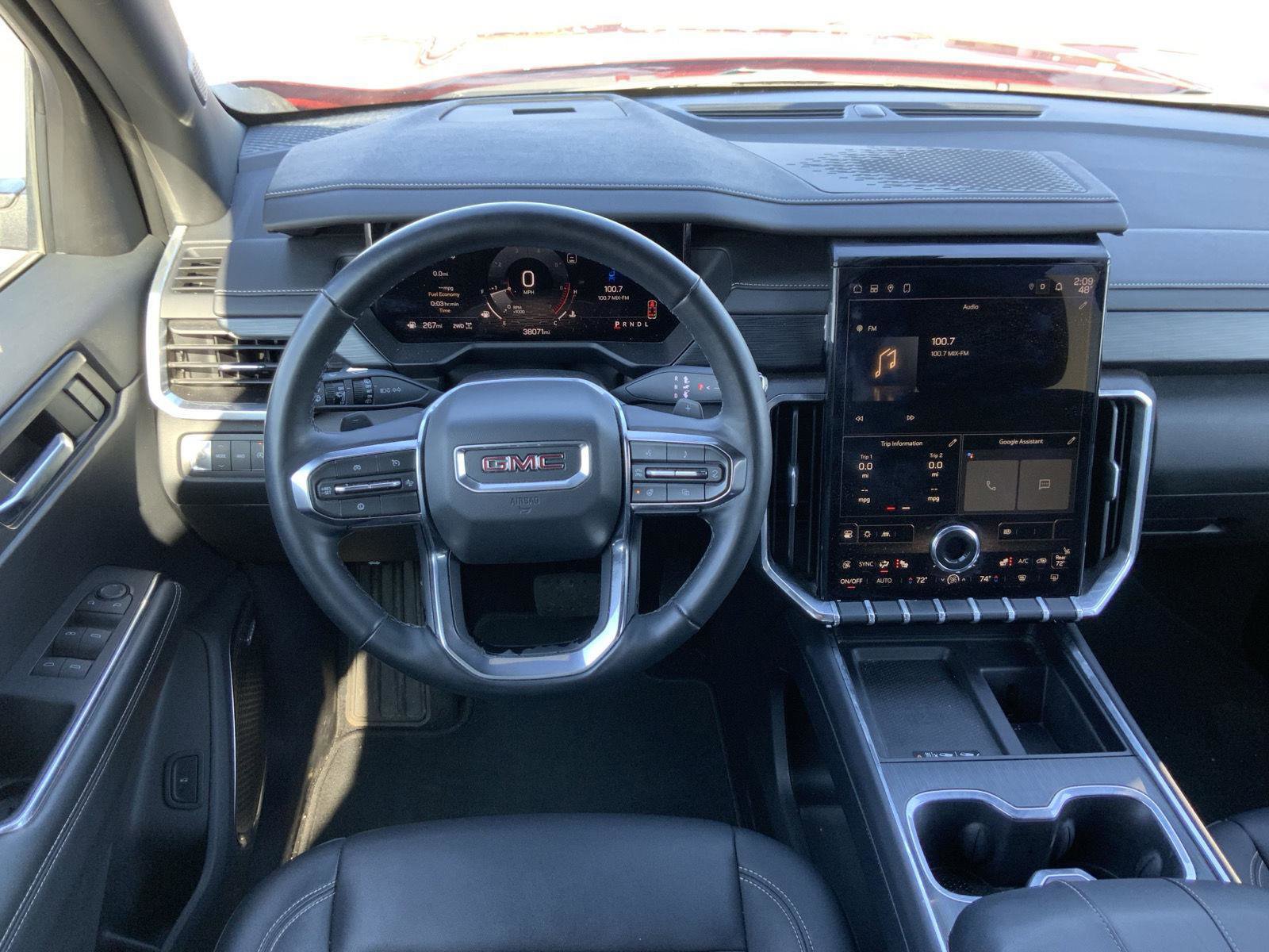 Used 2024 GMC Acadia Elevation image 30