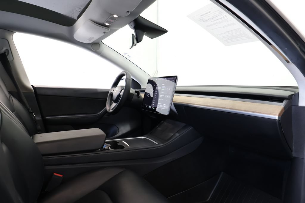 Used 2021 Tesla Model Y Long Range AWD/4WD image 19