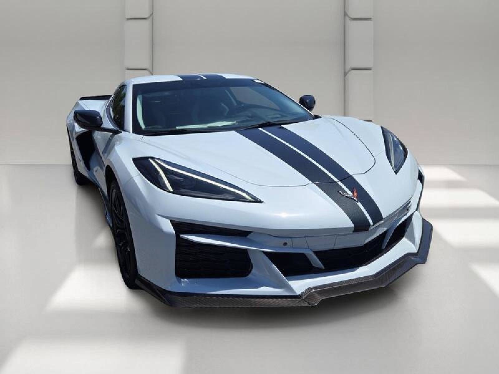 Used 2023 Chevrolet Corvette Z06 w/ Engine Appearance Package RWD image 3