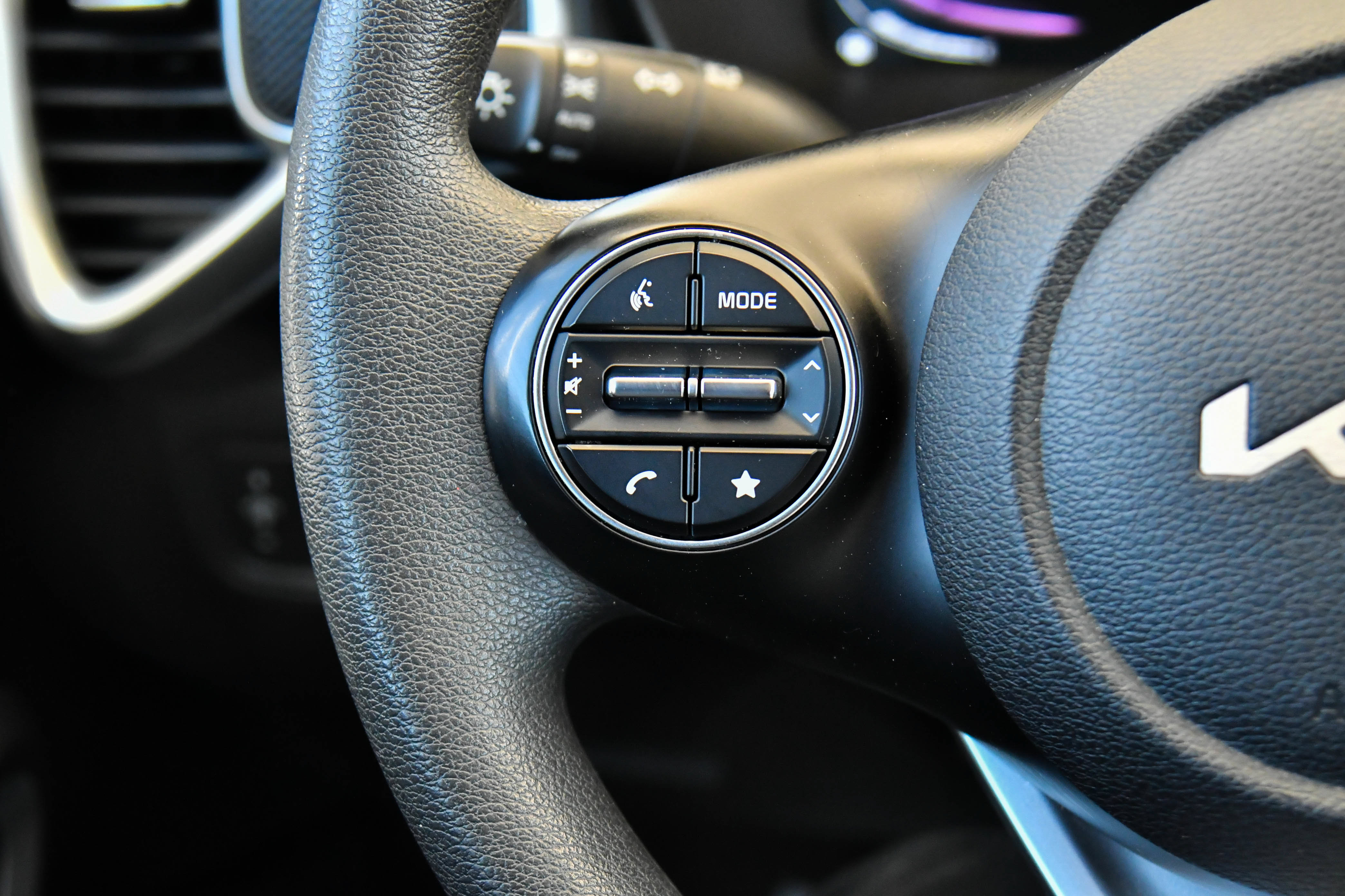 Used 2024 Kia Soul LX w/ Option Group 015 FWD image 25