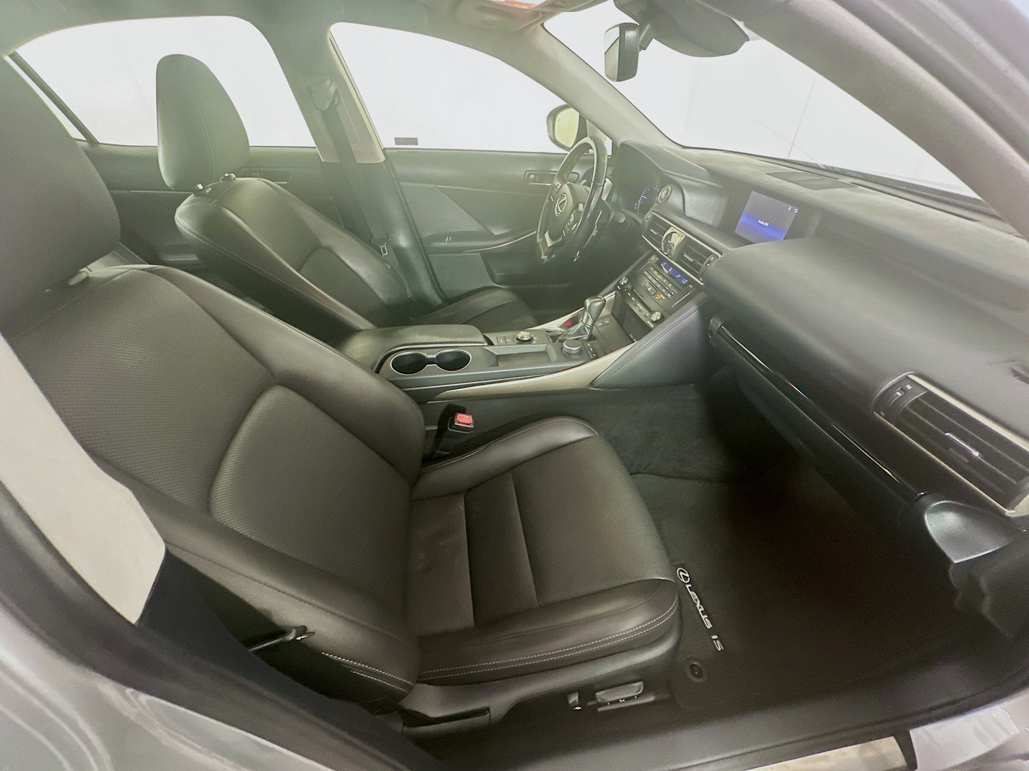 Used 2017 Lexus IS 200t w/ Premium Package RWD image 30