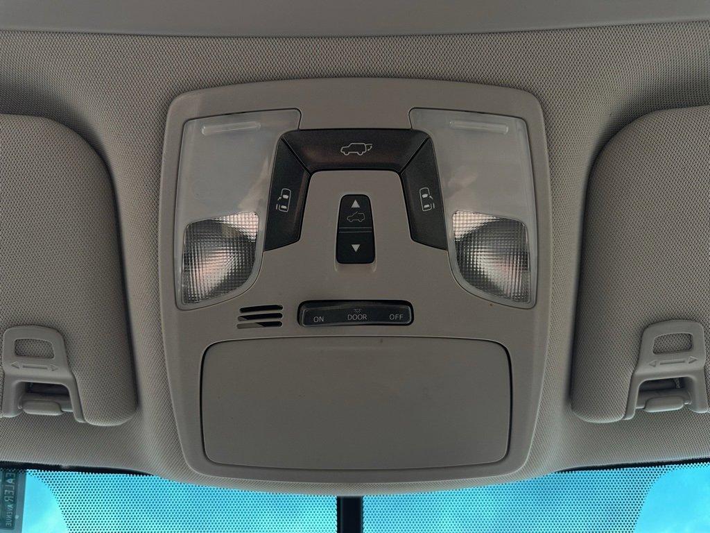 Used 2009 Toyota Sienna XLE image 38