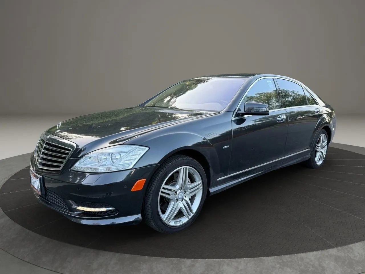 Used 2012 Mercedes-Benz S 550 4MATIC image 1