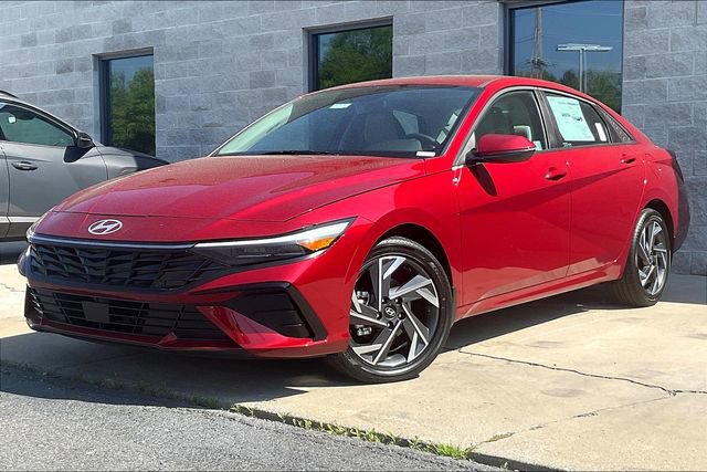 New 2025 Hyundai Elantra Limited image 2