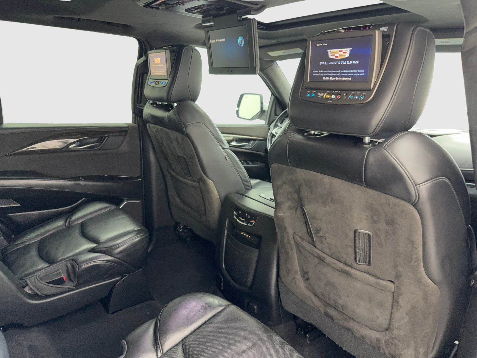 Used 2016 Cadillac Escalade Platinum AWD/4WD image 46