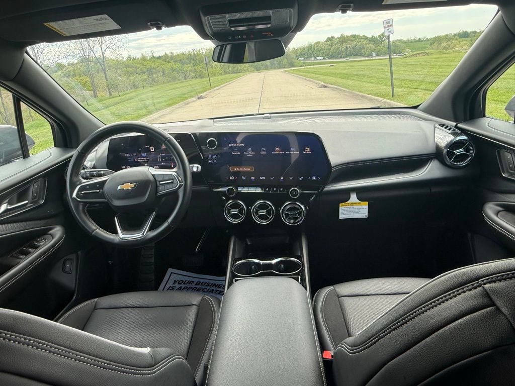 Used 2024 Chevrolet Blazer EV LT AWD/4WD image 18