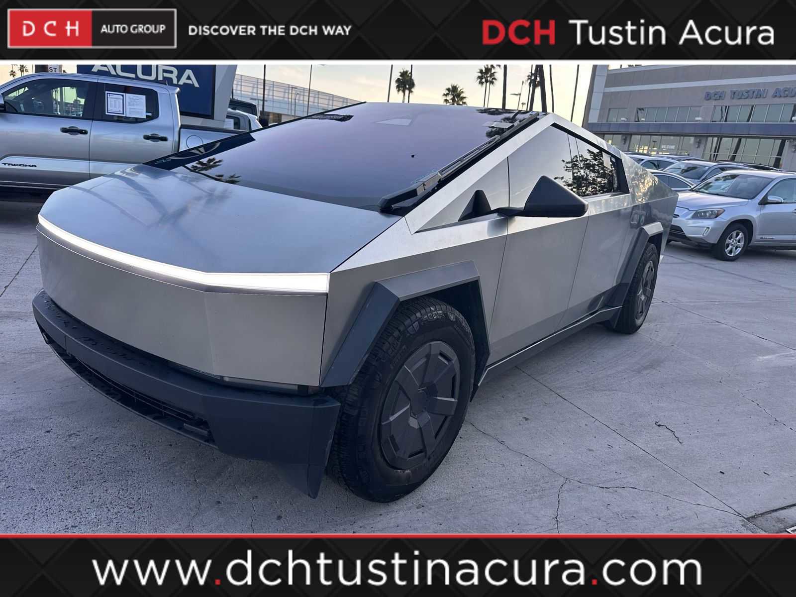 Used 2025 Tesla Cybertruck AWD Crew Cab image 1