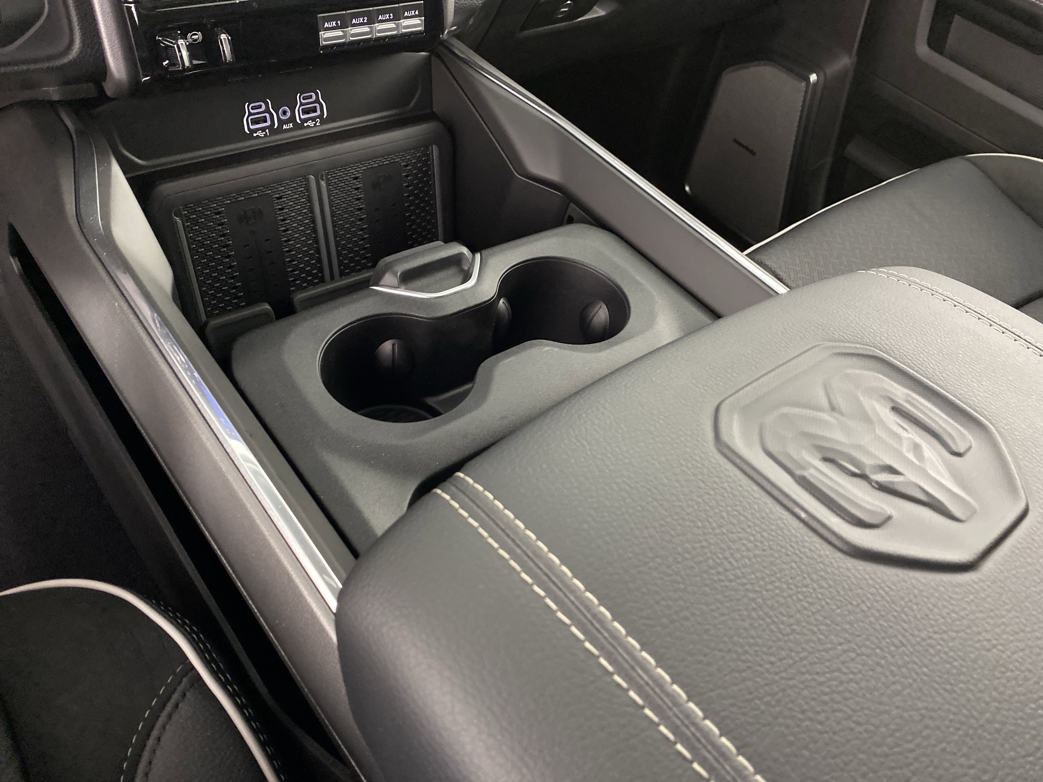 New 2026 RAM 3500 Laramie AWD/4WD image 31