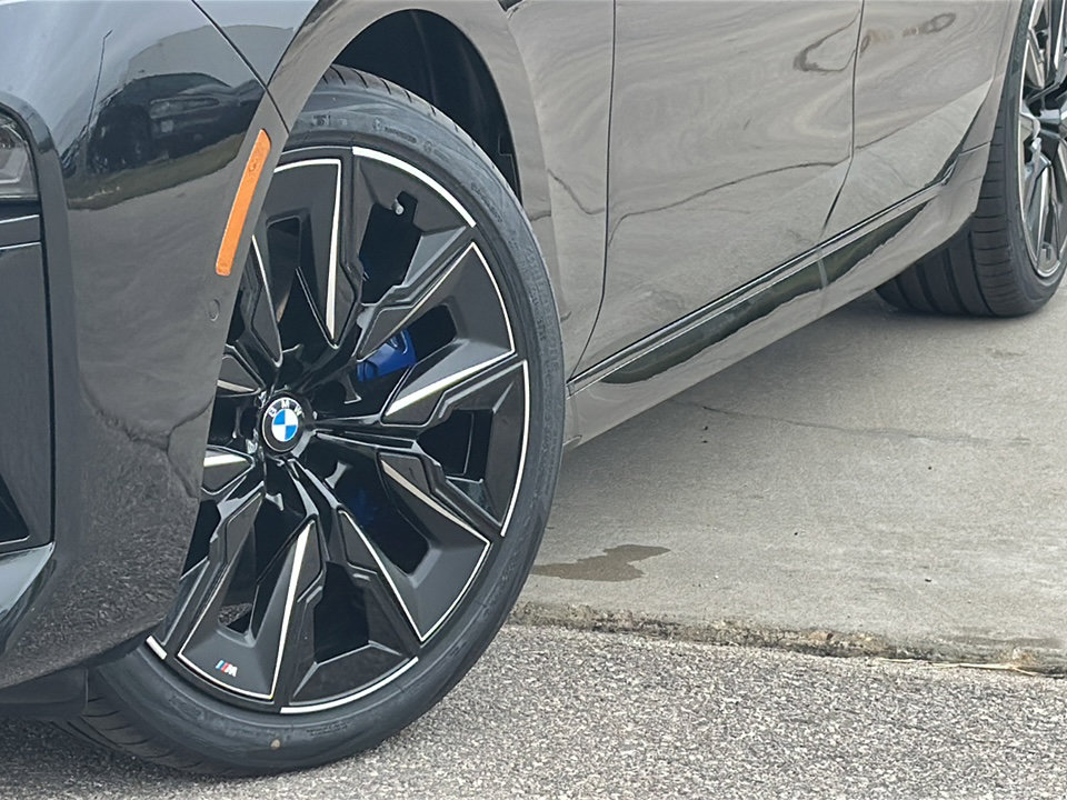 New 2026 BMW 740i RWD image 3