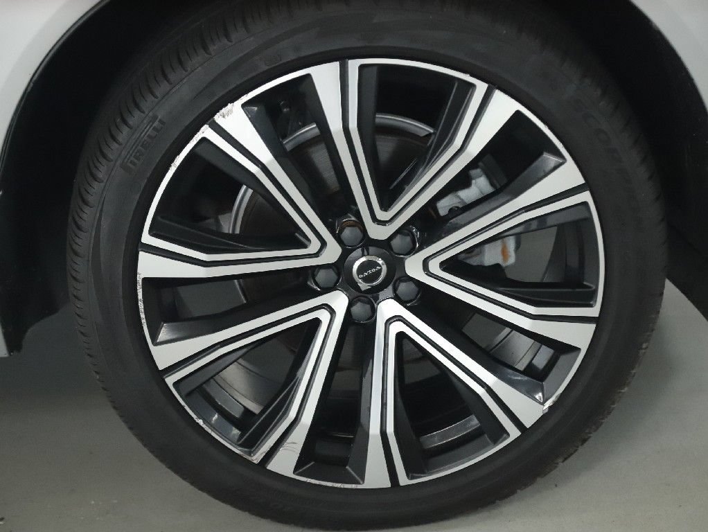 Used 2023 Volvo XC60 B5 Ultimate w/ Climate Package AWD/4WD image 10