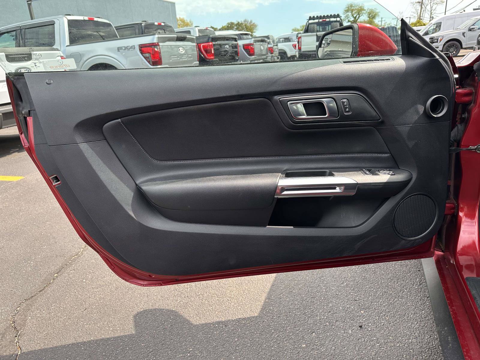 Used 2019 Ford Mustang Coupe RWD image 10