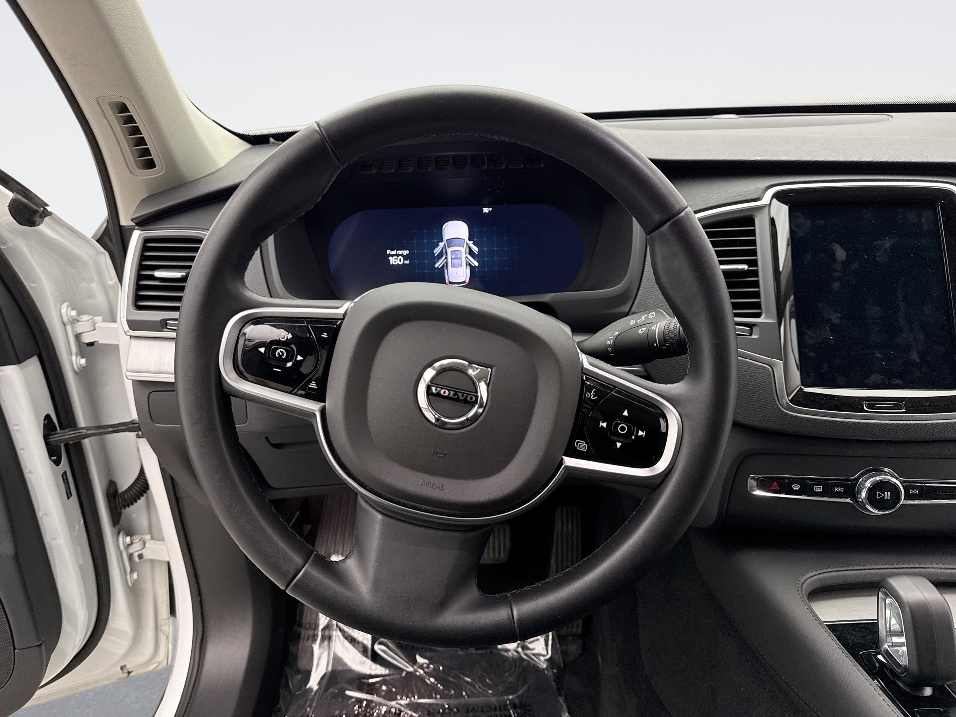 Used 2025 Volvo XC90 B5 Core image 12