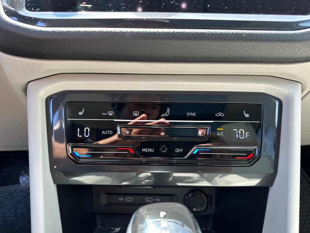 Used 2024 Volkswagen Tiguan SE image 16