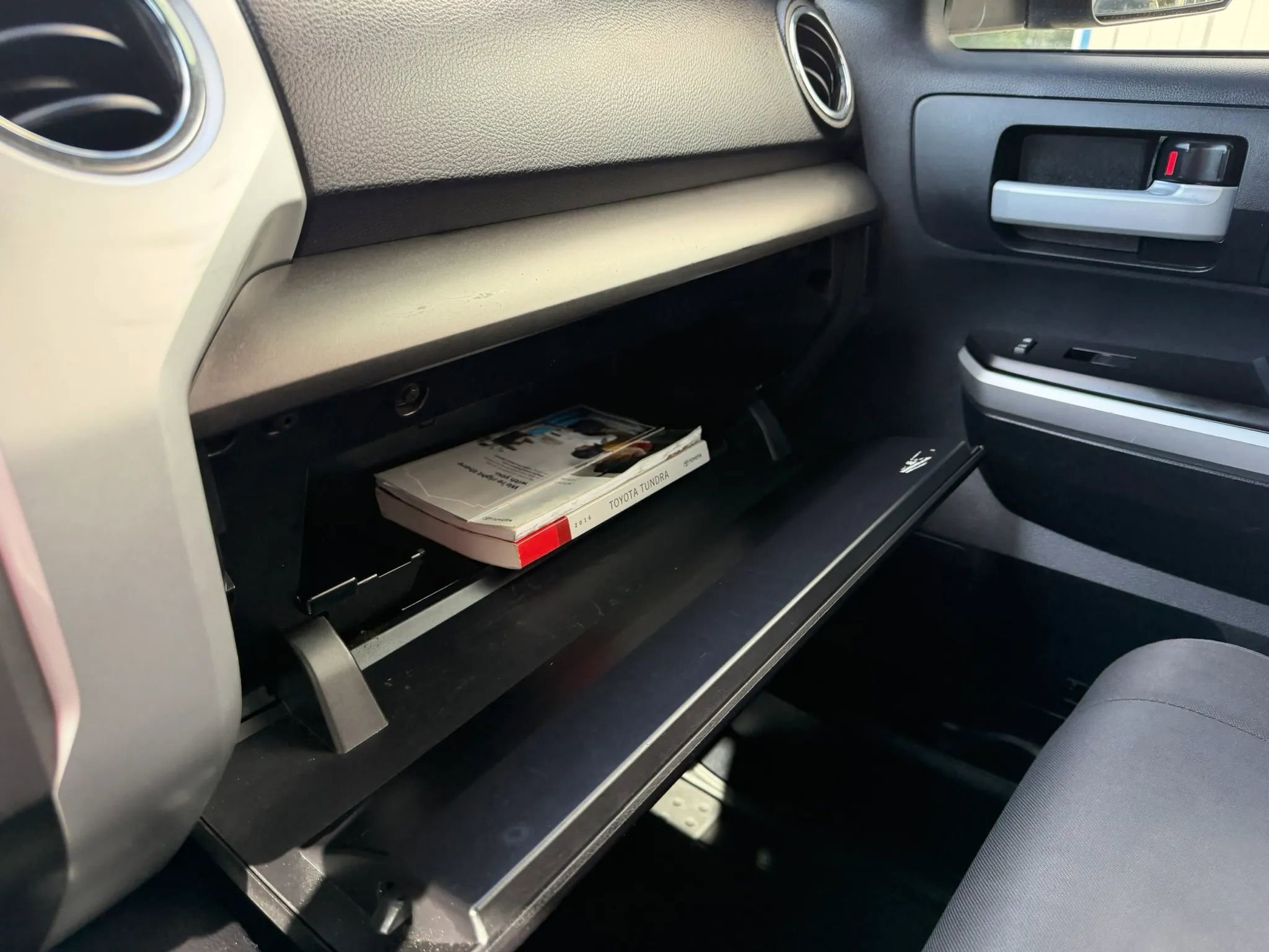 Used 2016 Toyota Tundra SR5 w/ TRD Off Road Package image 8