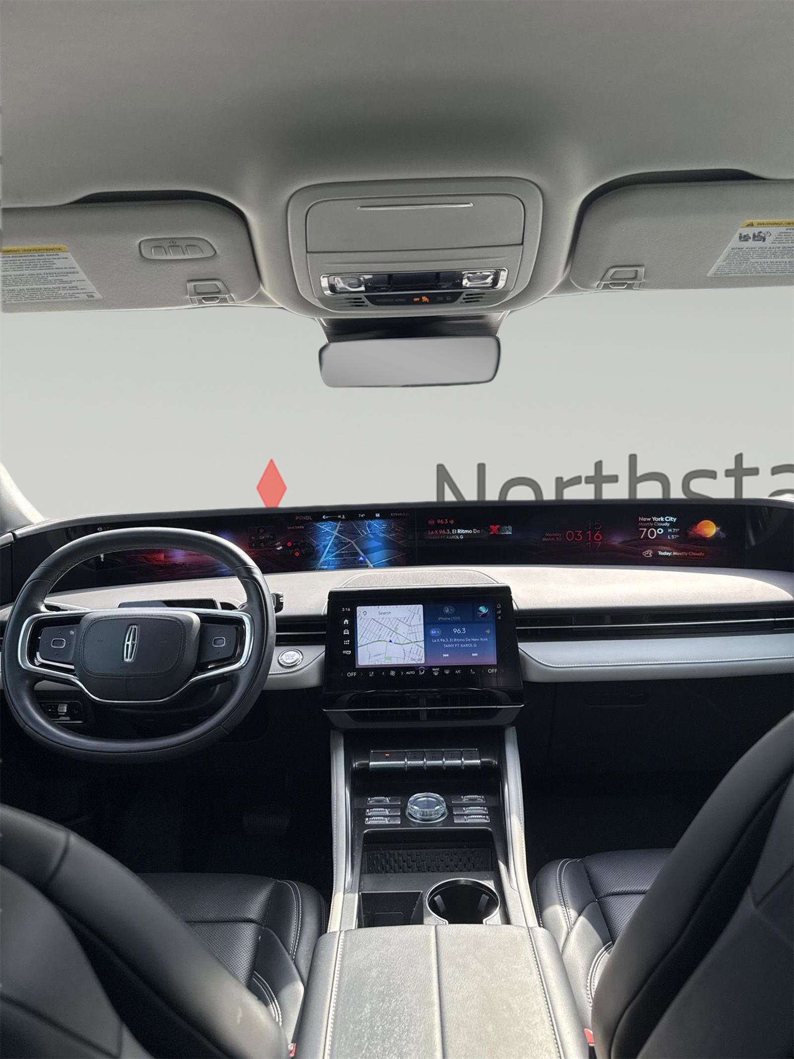 Used 2024 Lincoln Nautilus Premier image 23