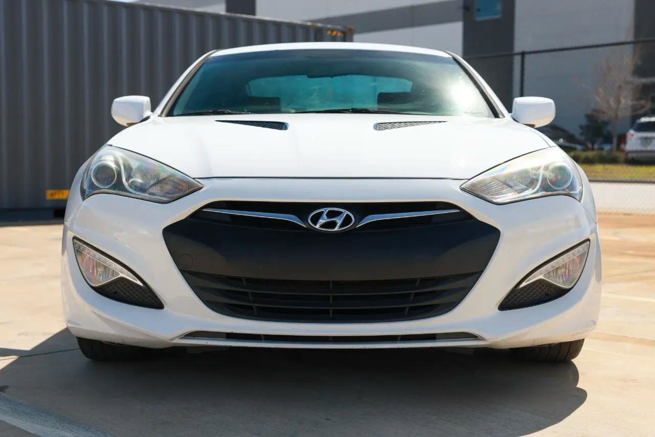 Used 2013 Hyundai Genesis 3.8 image 17