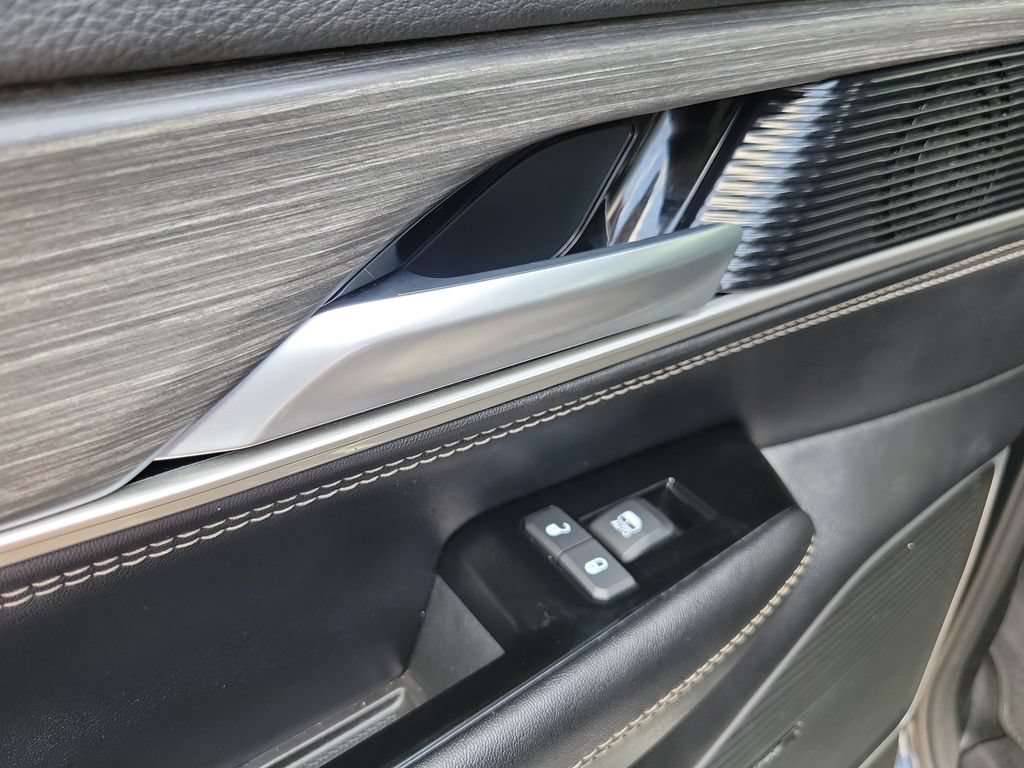 Used 2024 Jeep Wagoneer Series III AWD/4WD image 15