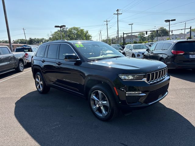 Used 2022 Jeep Grand Cherokee Limited AWD/4WD image 2