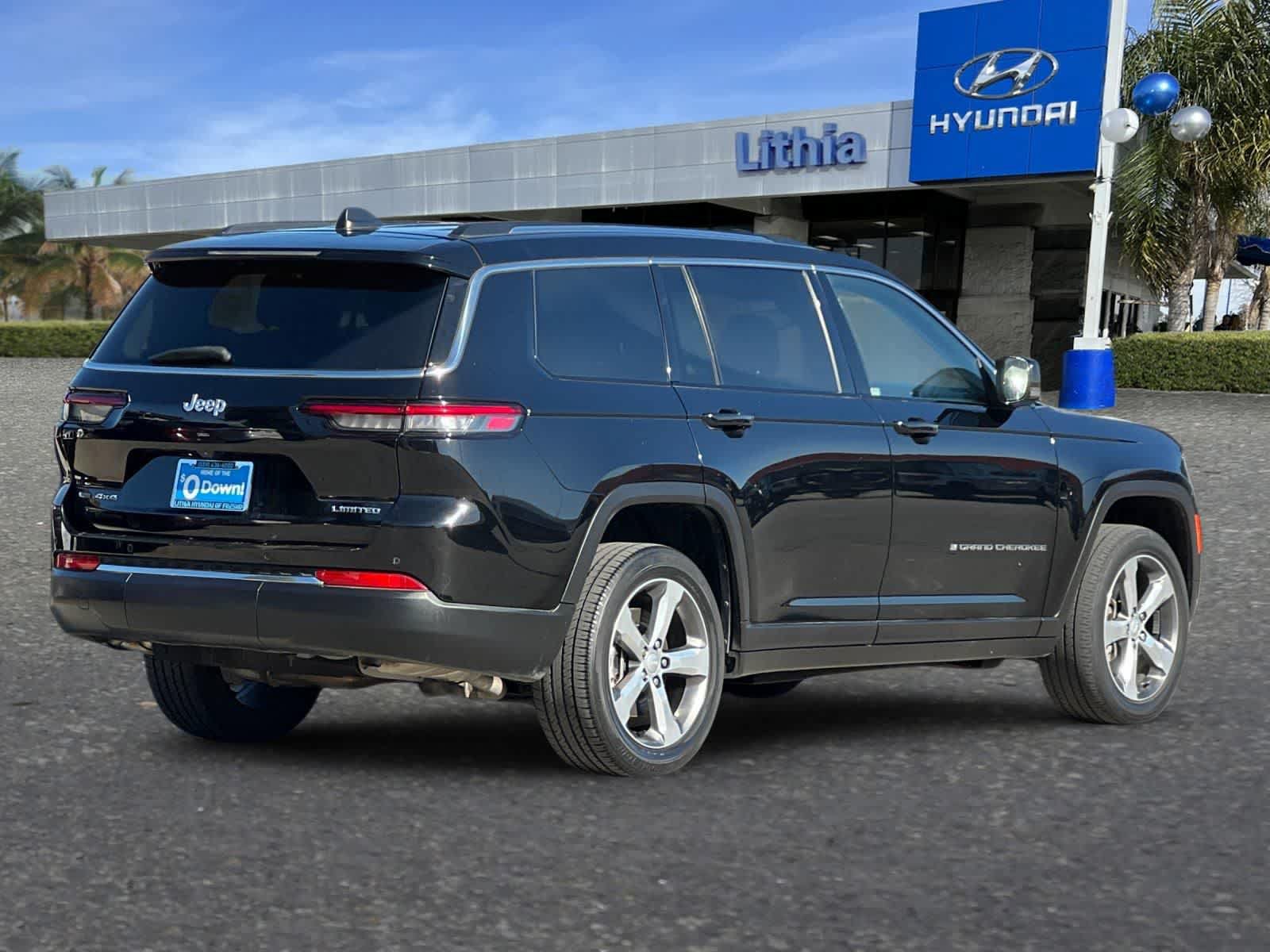 Used 2022 Jeep Grand Cherokee L Limited AWD/4WD image 3