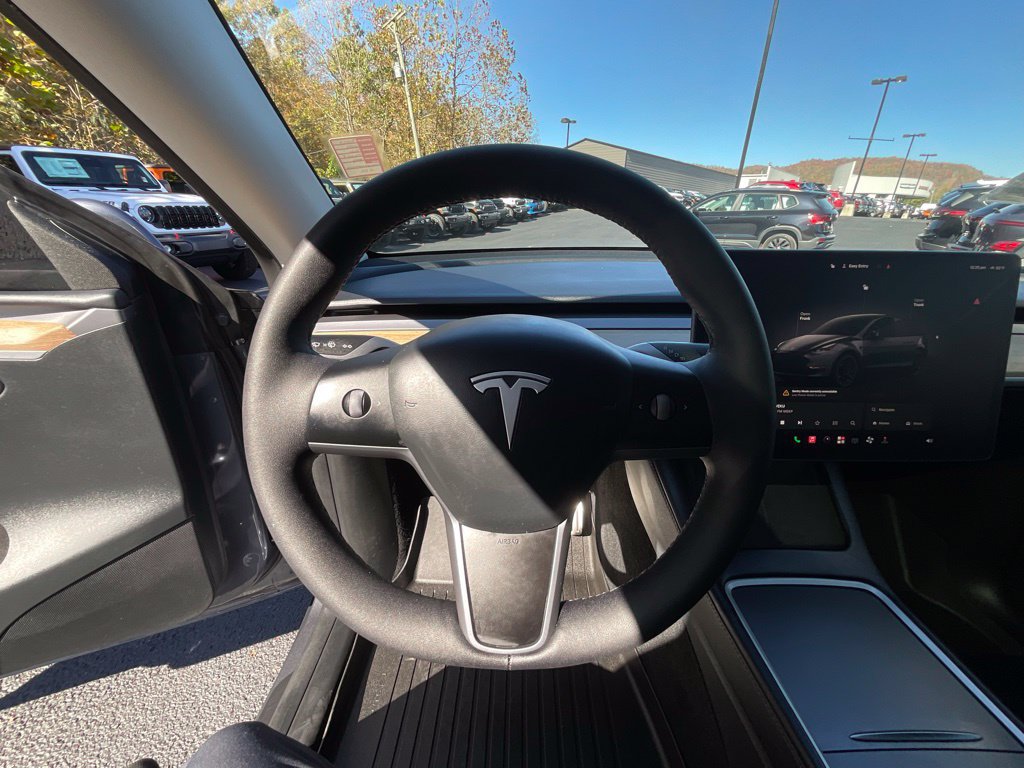 Used 2023 Tesla Model Y Performance AWD/4WD image 10