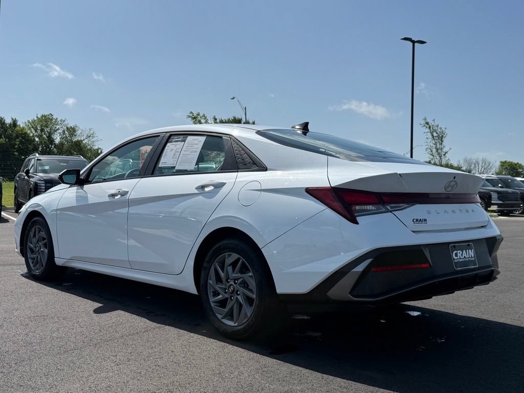 Certified 2024 Hyundai Elantra SEL FWD image 7