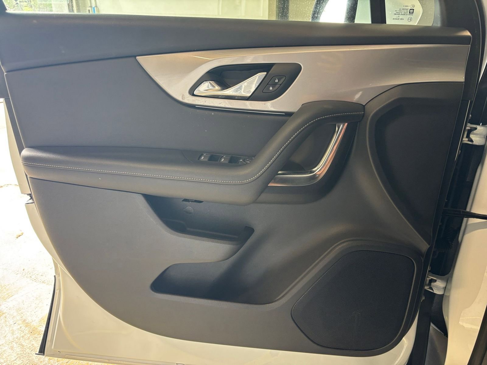 Used 2025 Chevrolet Blazer LT FWD image 18