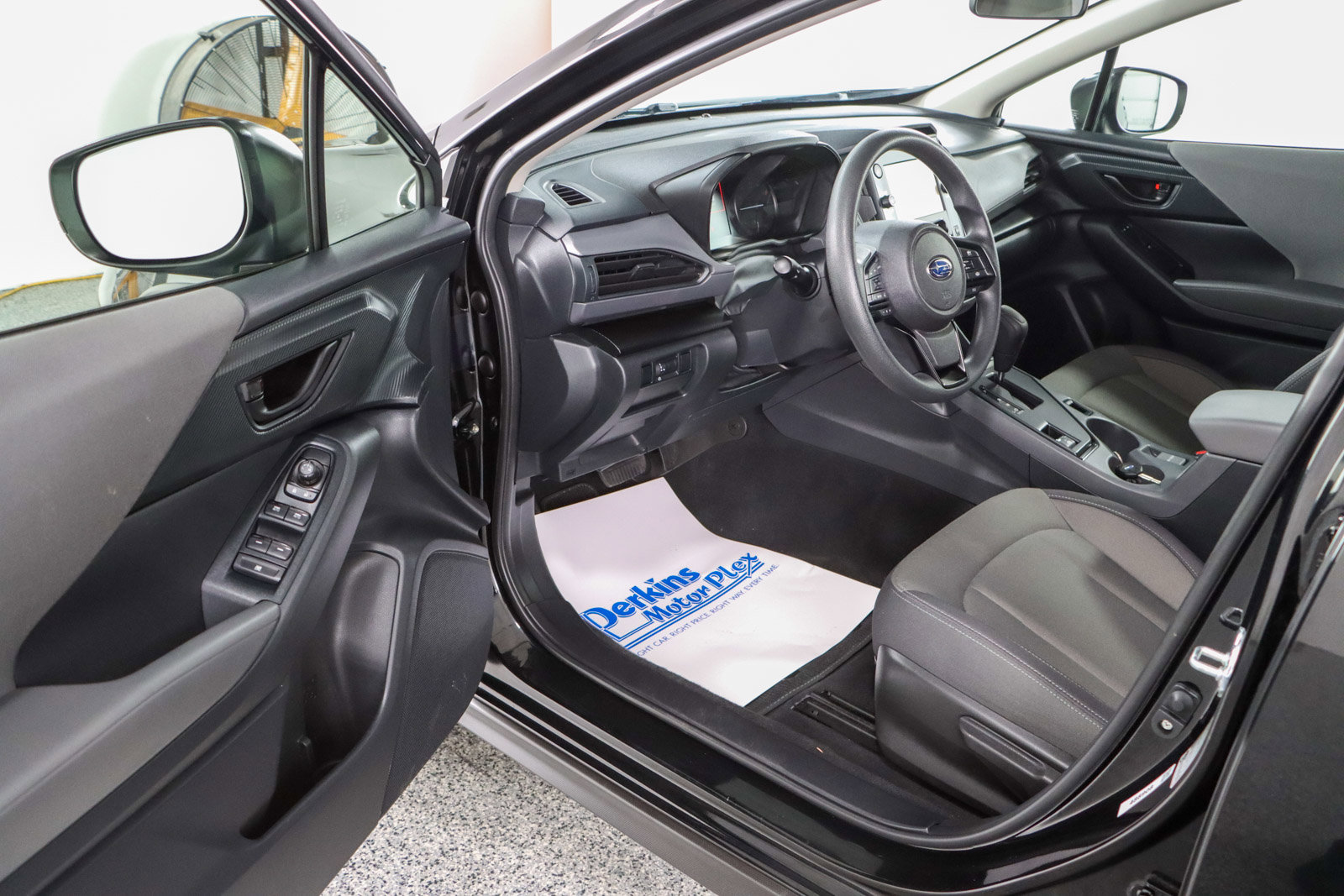 Used 2024 Subaru Crosstrek 2.0i AWD/4WD image 3