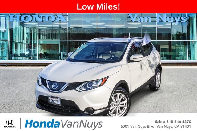 Used 2018 Nissan Rogue Sport SV image 1