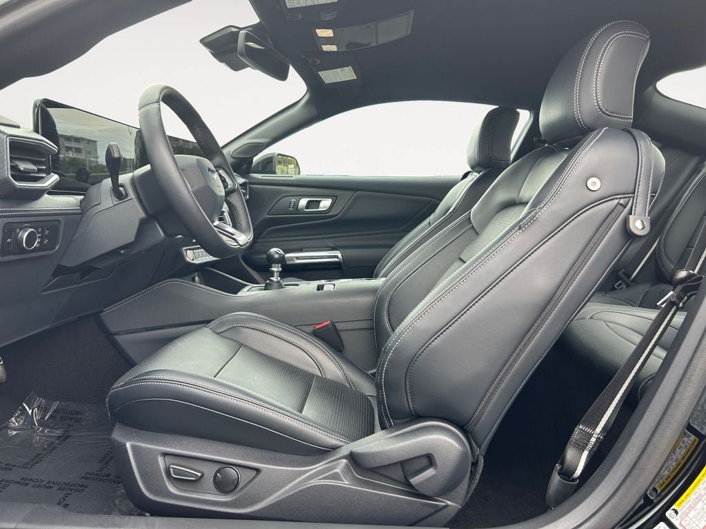 Used 2025 Ford Mustang GT Premium RWD image 6