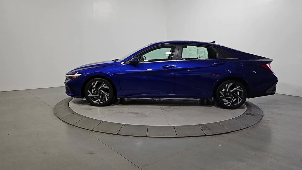 Certified 2024 Hyundai Elantra SEL w/ Convenience Package FWD image 2
