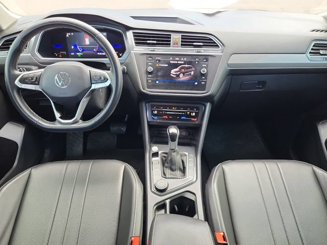 Used 2022 Volkswagen Tiguan SE AWD/4WD image 25
