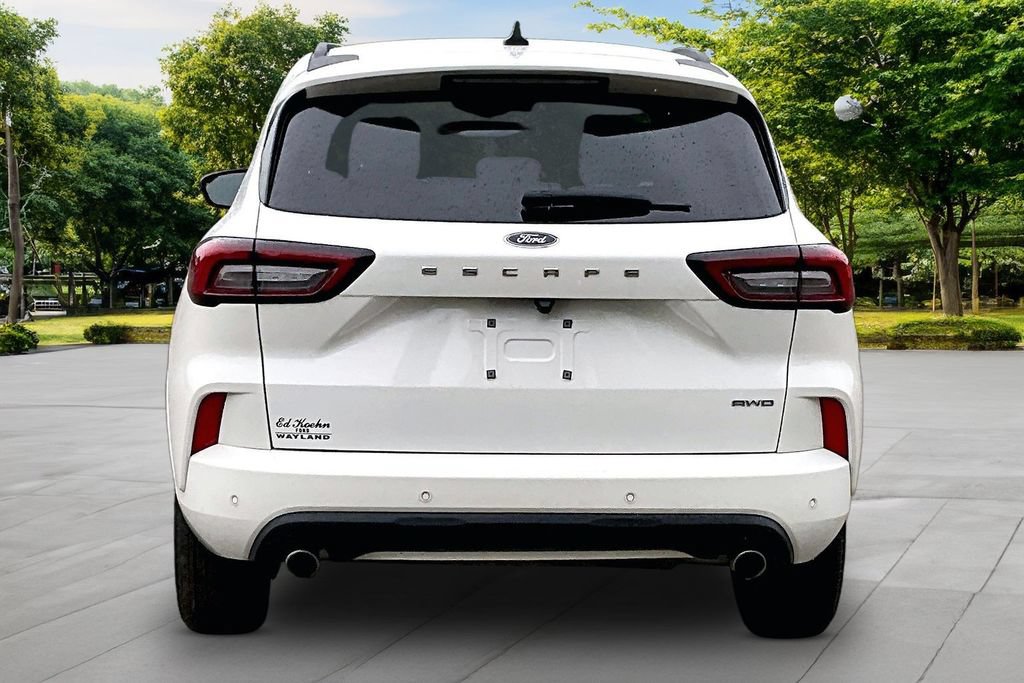 Used 2024 Ford Escape ST-Line w/ Tech Pack #1 AWD/4WD image 4