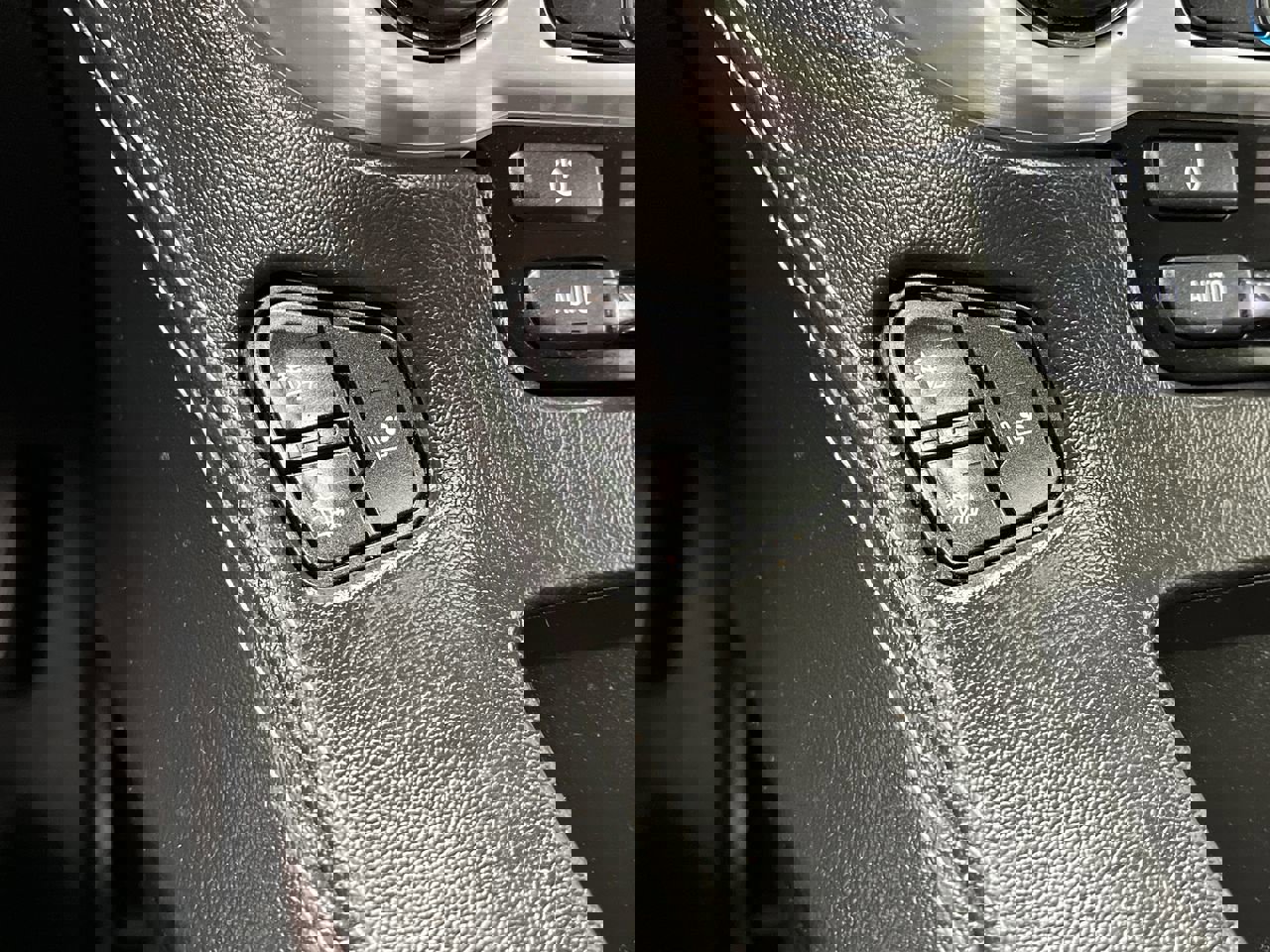 Used 2020 GMC Yukon XL SLT w/ Premium Edition image 25