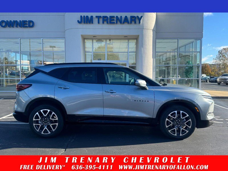 Used 2025 Chevrolet Blazer RS image 1