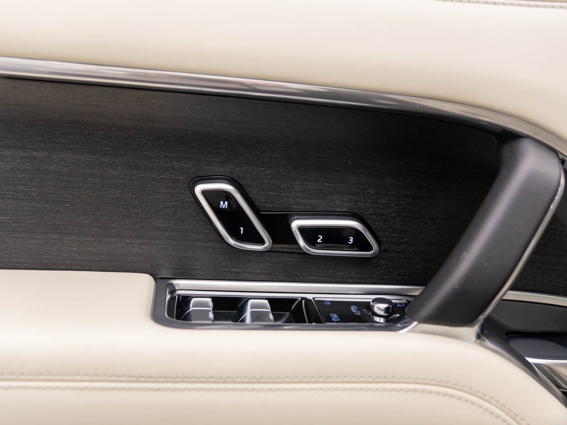 Used 2023 Land Rover Range Rover SE image 15