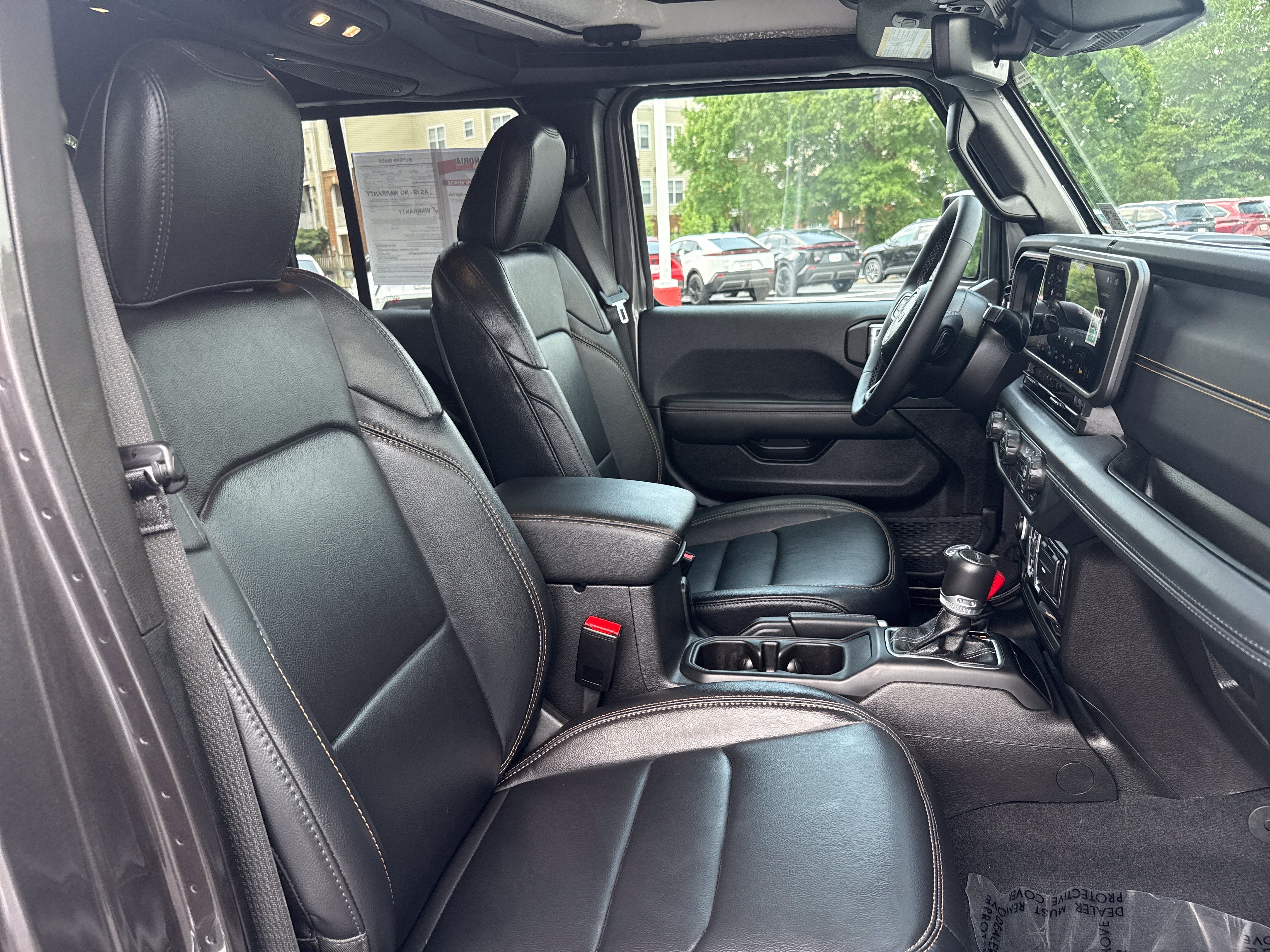 Used 2025 Jeep Gladiator Sport AWD/4WD image 29