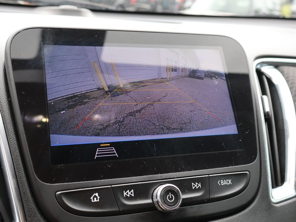Used 2020 Chevrolet Malibu LT FWD image 25
