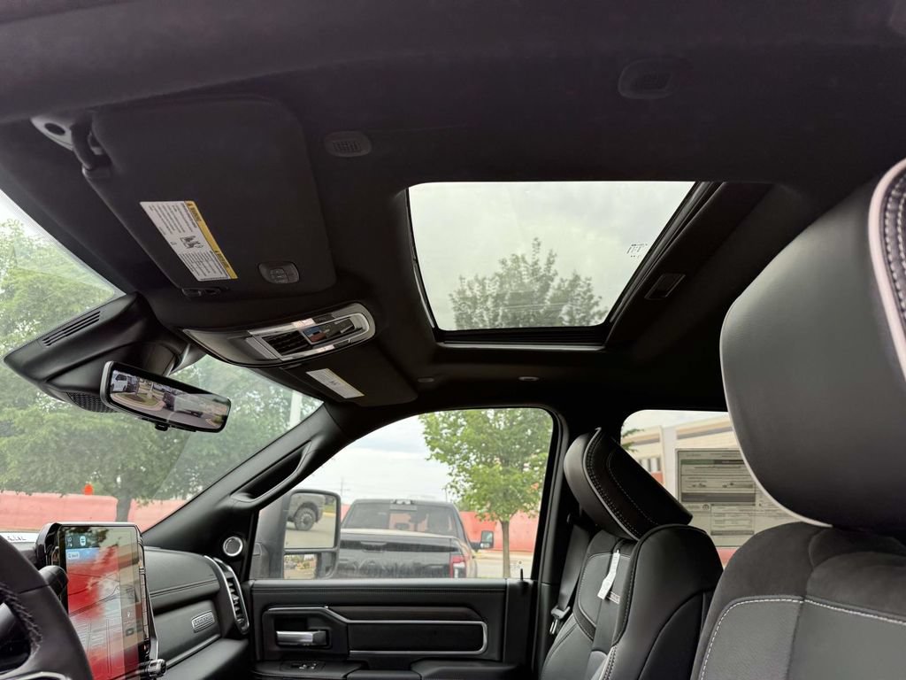 New 2026 RAM 2500 Laramie AWD/4WD image 4