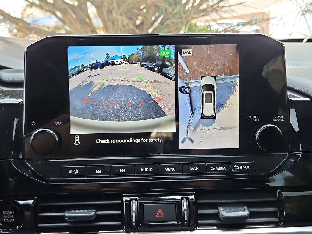 Used 2025 Nissan Pathfinder Platinum image 19