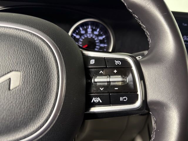 Used 2024 Kia Carnival LX FWD image 18