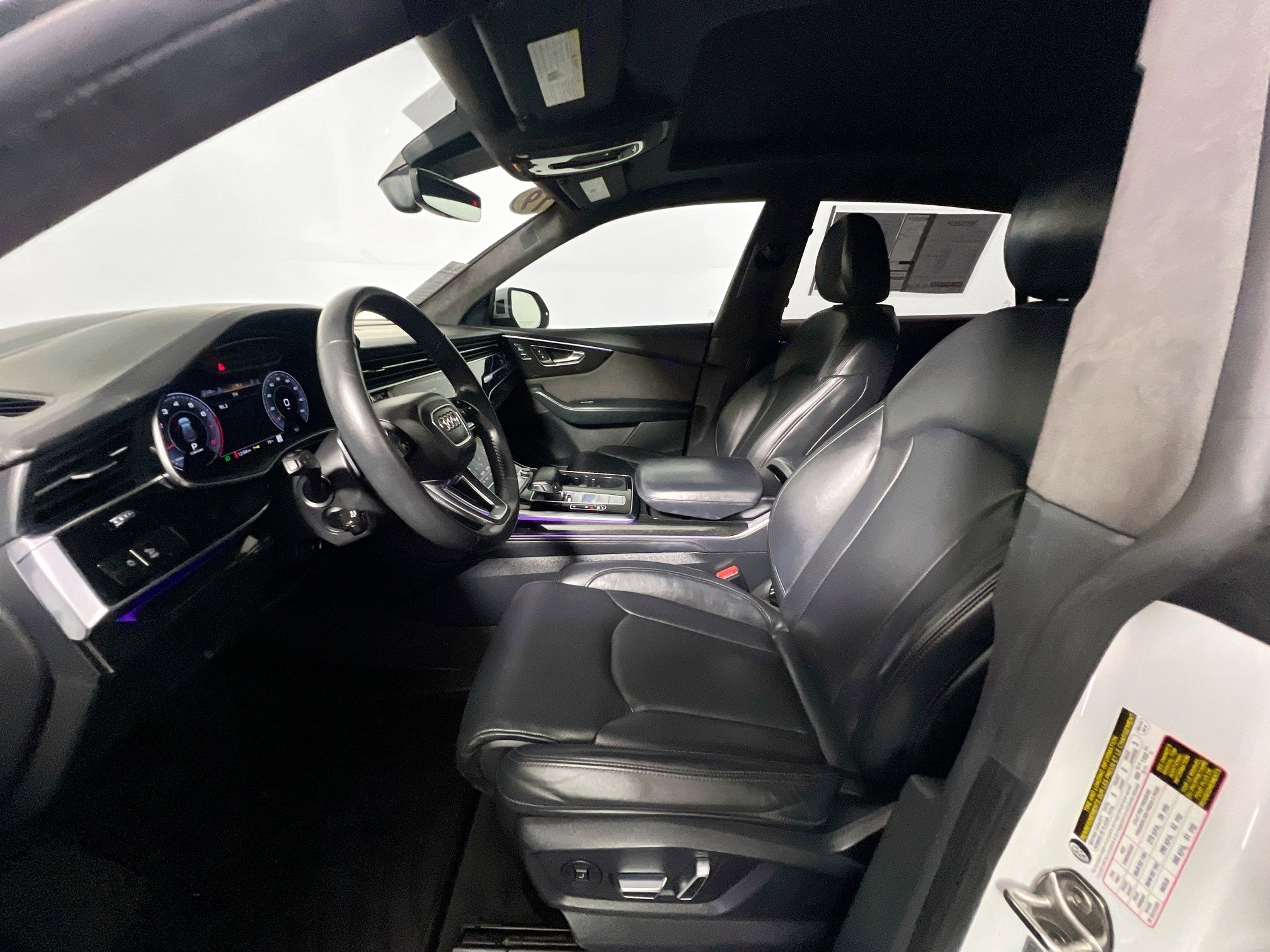 Used 2019 Audi Q8 Prestige w/ Luxury Package image 14