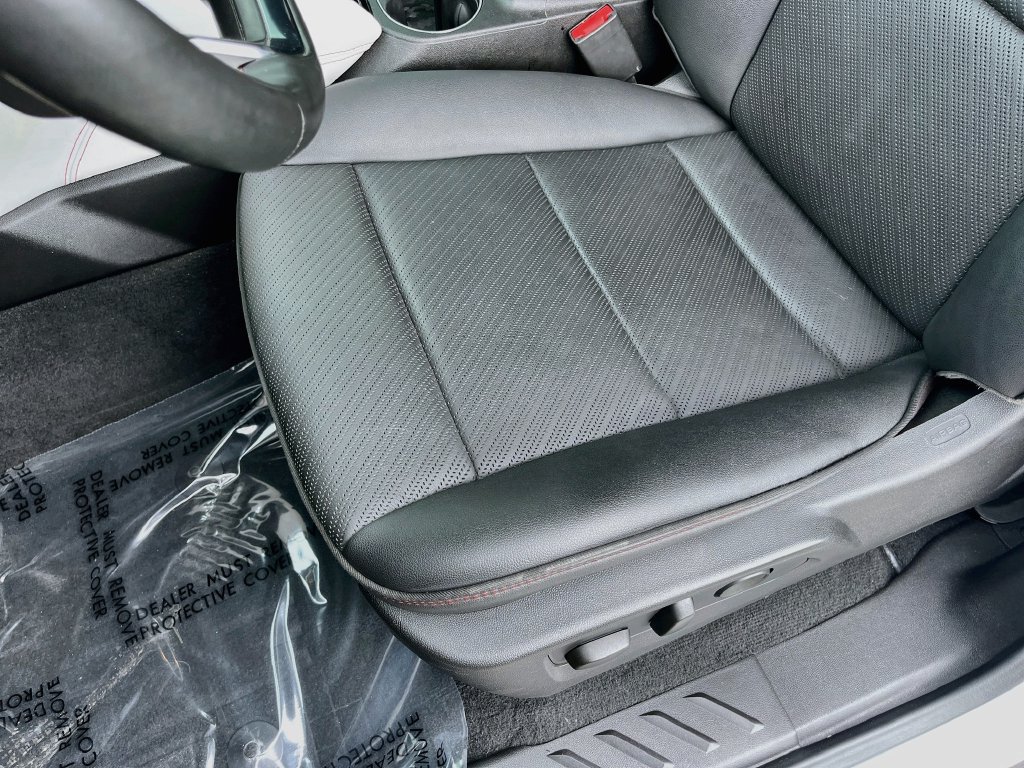 Used 2024 GMC Canyon AT4X AWD/4WD image 19