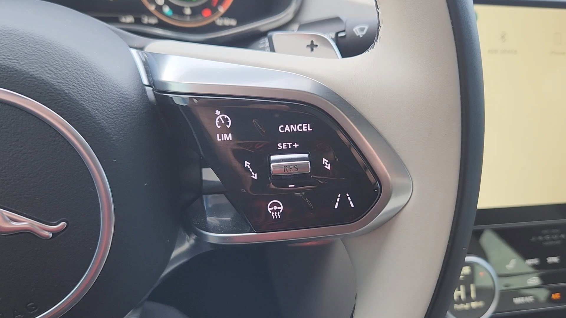 Used 2024 Jaguar XF R-Dynamic SE image 14