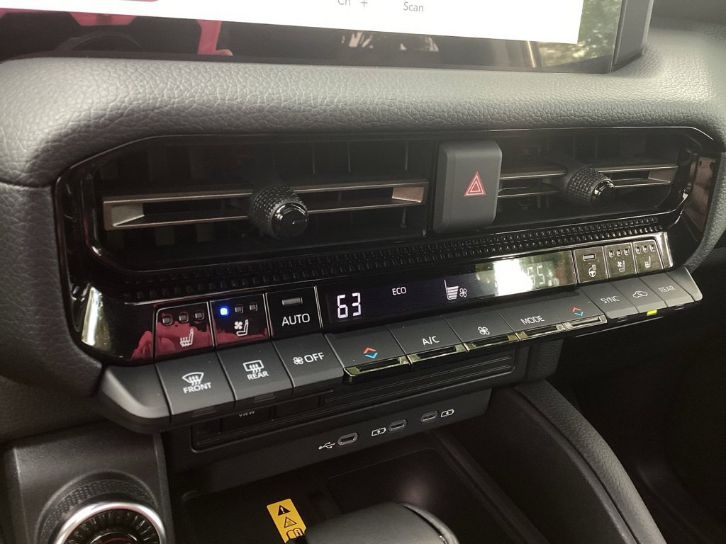 Used 2025 Toyota Land Cruiser w/ Premium Package AWD/4WD image 18