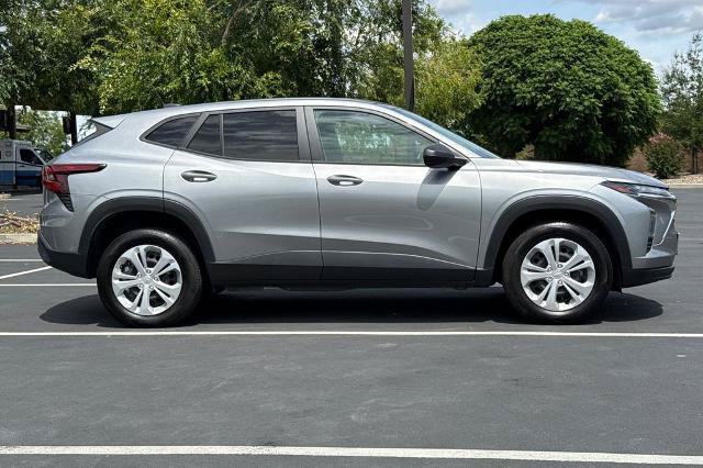 Used 2025 Chevrolet Trax LS FWD image 10